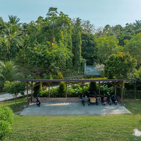 The Hawk'S Nest Resort サバン エクステリア 写真